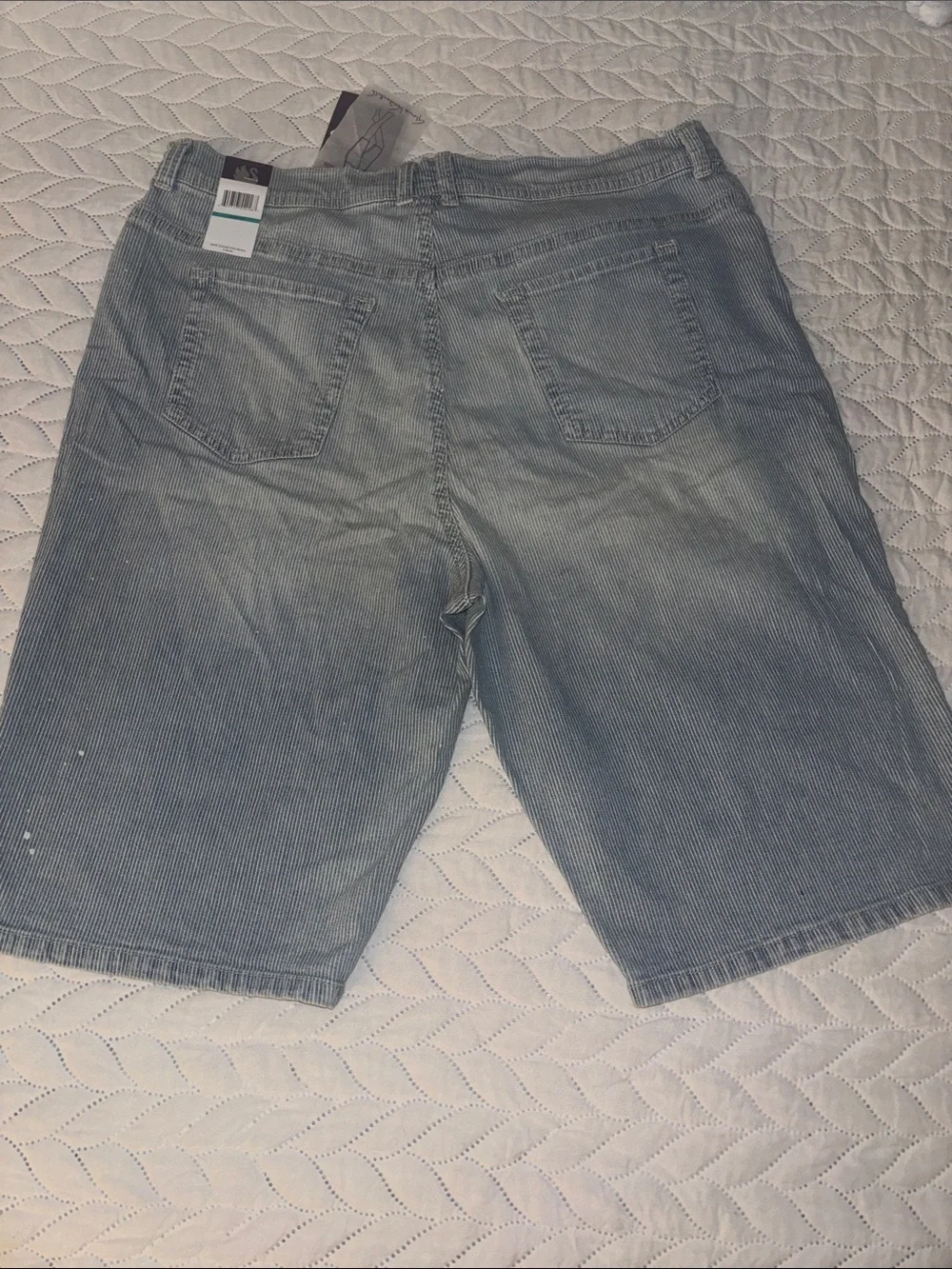 Gloria Vanderbilt stretchy long, shorts Light Blue High stripped Denim Short